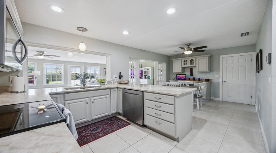 Altamonte Springs, Florida 32701, 4 Bedroom Bedrooms, ,2 Bathroombathrooms,Residential,For Sale,Oak Hill,0,Mfro6436019