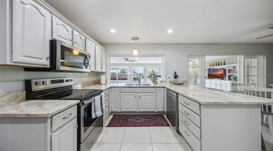 Altamonte Springs, Florida 32701, 4 Bedroom Bedrooms, ,2 Bathroombathrooms,Residential,For Sale,Oak Hill,0,Mfro6436019