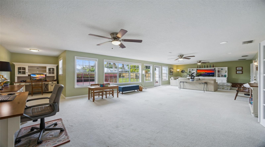 Altamonte Springs, Florida 32701, 4 Bedroom Bedrooms, ,2 Bathroombathrooms,Residential,For Sale,Oak Hill,0,Mfro6436019