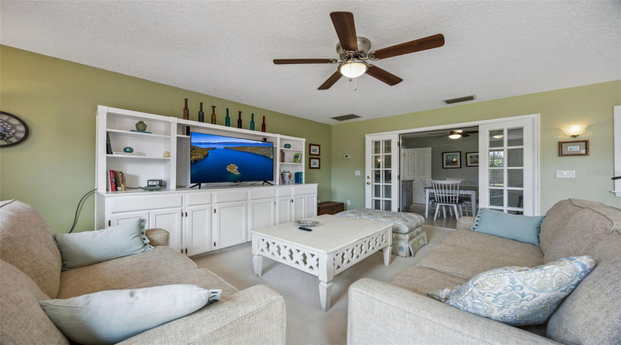 Altamonte Springs, Florida 32701, 4 Bedroom Bedrooms, ,2 Bathroombathrooms,Residential,For Sale,Oak Hill,0,Mfro6436019