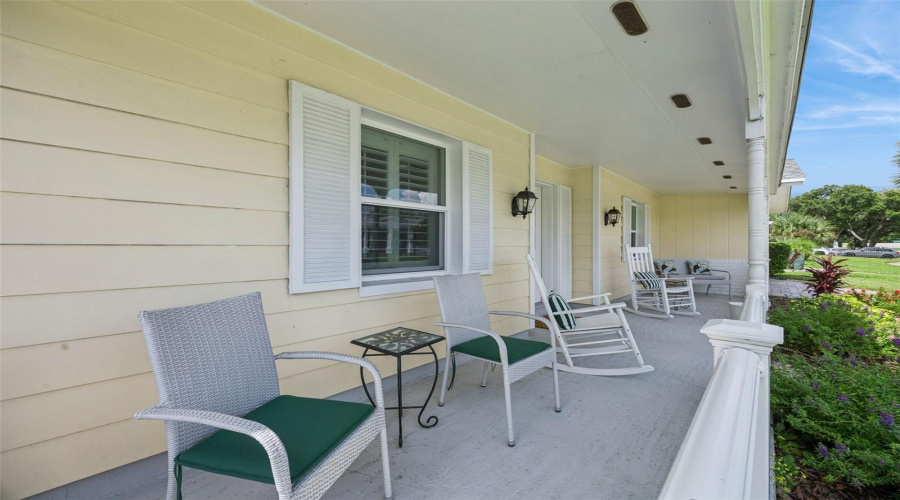 Altamonte Springs, Florida 32701, 4 Bedroom Bedrooms, ,2 Bathroombathrooms,Residential,For Sale,Oak Hill,0,Mfro6436019