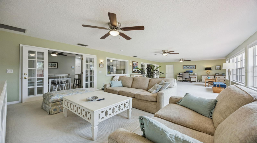 Altamonte Springs, Florida 32701, 4 Bedroom Bedrooms, ,2 Bathroombathrooms,Residential,For Sale,Oak Hill,0,Mfro6436019