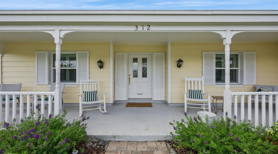 Altamonte Springs, Florida 32701, 4 Bedroom Bedrooms, ,2 Bathroombathrooms,Residential,For Sale,Oak Hill,0,Mfro6436019
