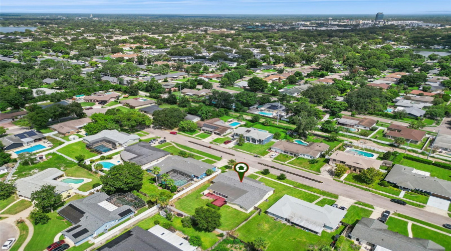 Altamonte Springs, Florida 32701, 4 Bedroom Bedrooms, ,2 Bathroombathrooms,Residential,For Sale,Oak Hill,0,Mfro6436019