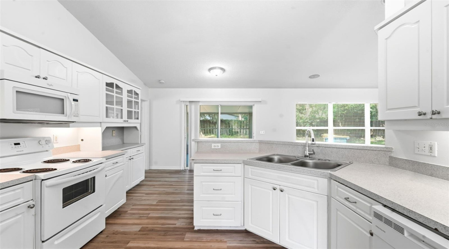 Edgewater, Florida 32141, 3 Bedroom Bedrooms, ,2 Bathroombathrooms,Residential,For Sale,Mango Tree,0,Mfrv4950209