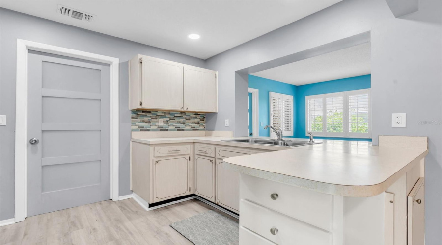 Pinellas Park, Florida 33782, 2 Bedroom Bedrooms, ,1 Bathroombathrooms,Residential,For Sale,98Th,0,Mfrtb8514191