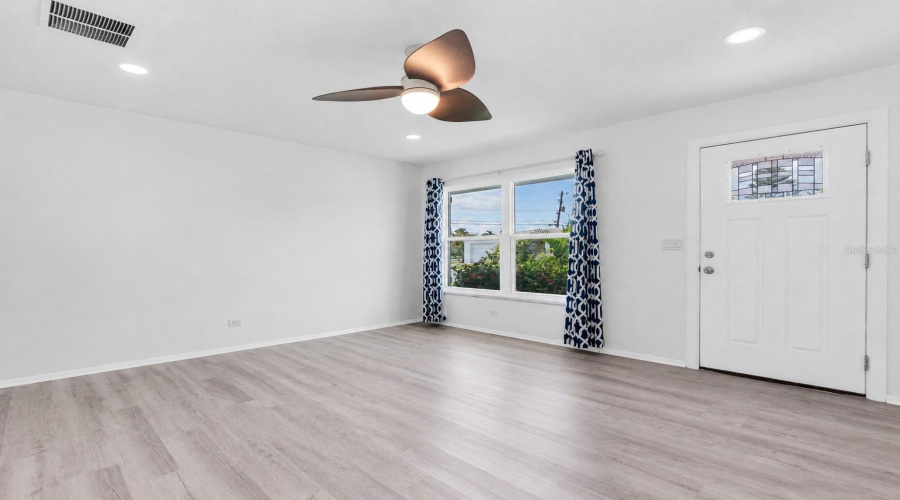 Pinellas Park, Florida 33782, 2 Bedroom Bedrooms, ,1 Bathroombathrooms,Residential,For Sale,98Th,0,Mfrtb8514191