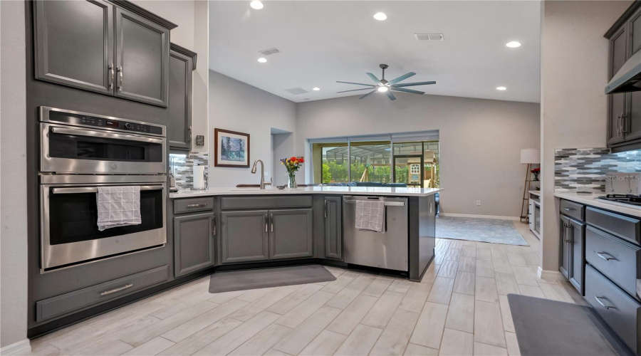 Kitchen Pic 3