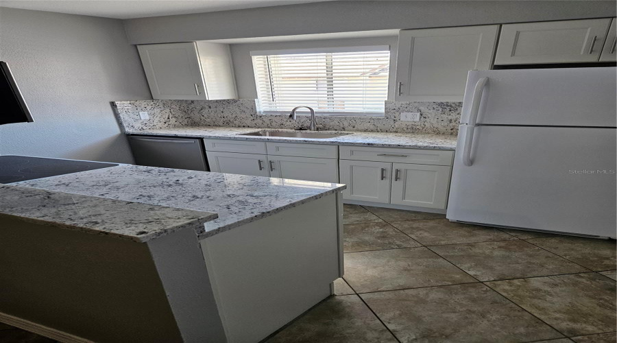 Sarasota, Florida 34237, 2 Bedroom Bedrooms, ,1 Bathroombathrooms,Residential,For Sale,Hidden Lake,0,Mfra4683649