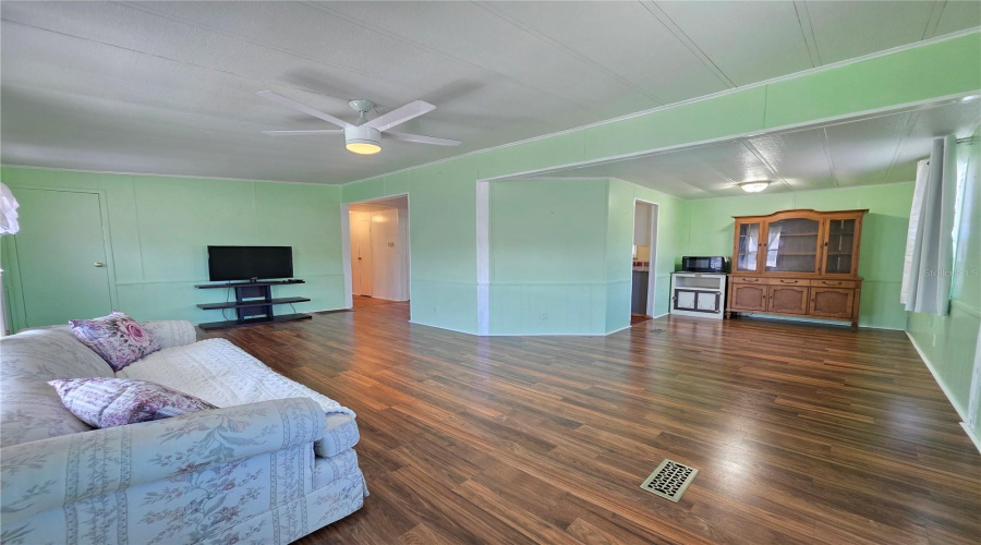 Brooksville, Florida 34613, 2 Bedroom Bedrooms, ,1 Bathroombathrooms,Residential,For Sale,Eastern Circle,0,Mfrw7885689