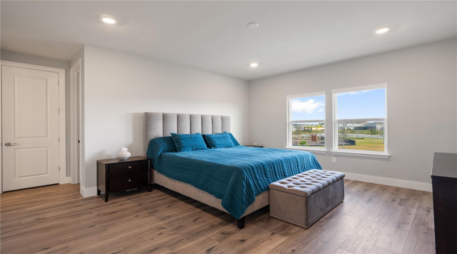 Orlando, Florida 32827, 5 Bedroom Bedrooms, ,4 Bathroombathrooms,Residential,For Sale,Panama Beach,0,Mfro6385912