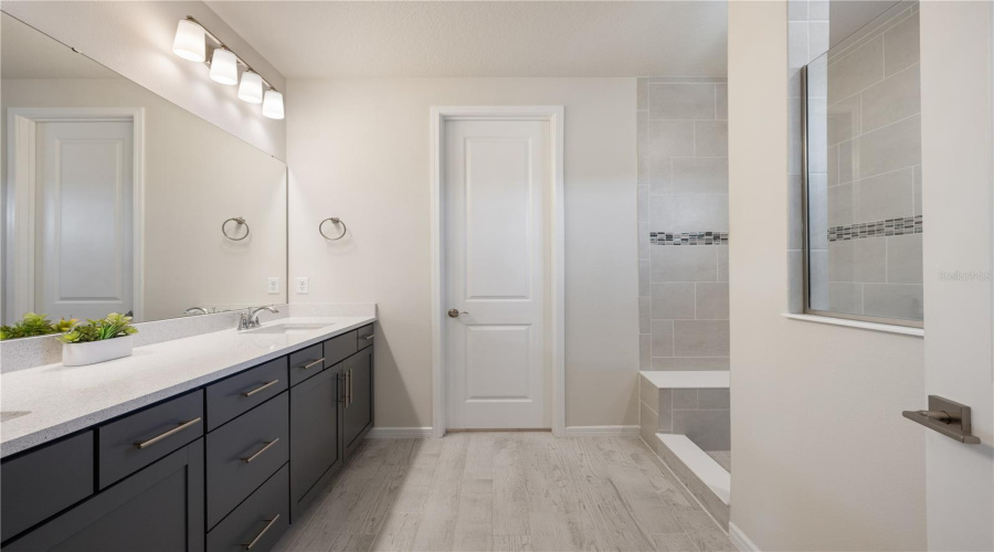 Orlando, Florida 32827, 5 Bedroom Bedrooms, ,4 Bathroombathrooms,Residential,For Sale,Panama Beach,0,Mfro6385912