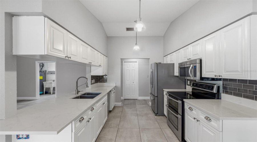 Longwood, Florida 32779, 4 Bedroom Bedrooms, ,2 Bathroombathrooms,Residential,For Sale,Needles,0,Mfro6417026