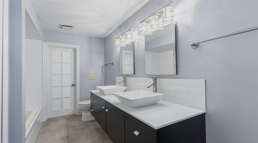 Longwood, Florida 32779, 4 Bedroom Bedrooms, ,2 Bathroombathrooms,Residential,For Sale,Needles,0,Mfro6417026