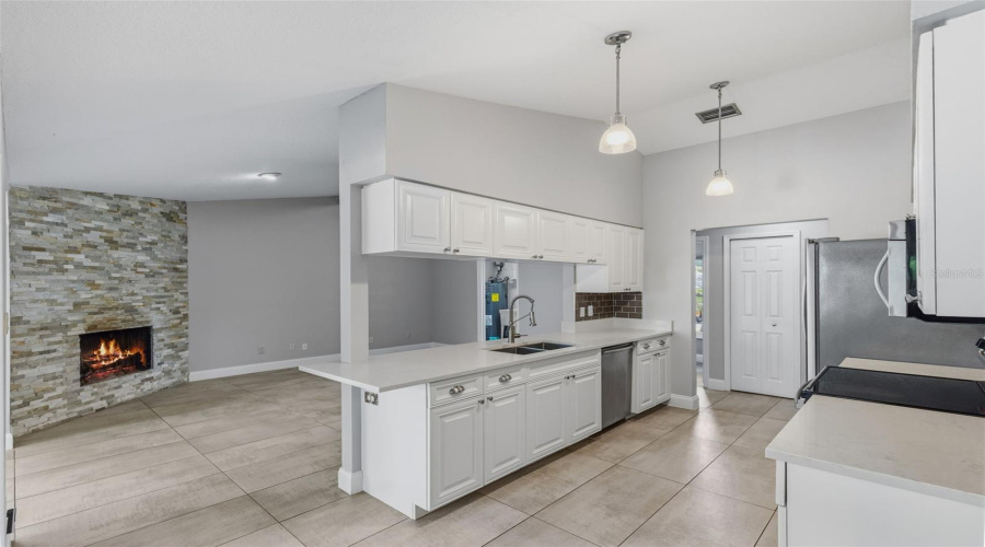 Longwood, Florida 32779, 4 Bedroom Bedrooms, ,2 Bathroombathrooms,Residential,For Sale,Needles,0,Mfro6417026
