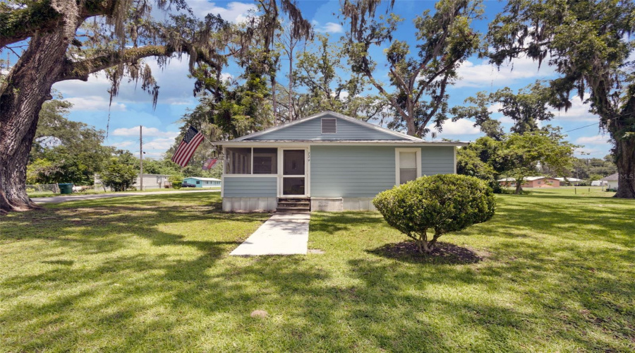 Trenton, Florida 32693, 2 Bedroom Bedrooms, ,1 Bathroombathrooms,Residential,For Sale,3Rd,0,Mfrgc542780