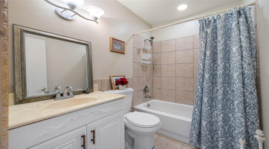 2Nd Bath, Tub With Shower