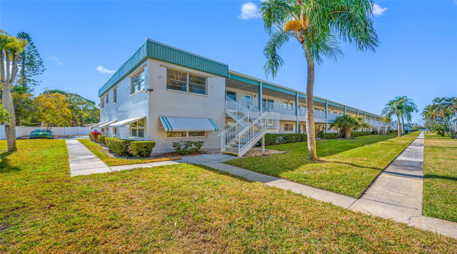 St Petersburg, Florida 33709, 2 Bedroom Bedrooms, ,2 Bathroombathrooms,Residential,For Sale,81St,0,Mfrtb8540024