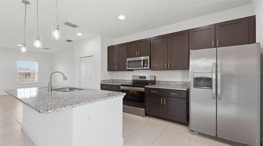Poinciana, Florida 34759, 4 Bedroom Bedrooms, ,2 Bathroombathrooms,Residential,For Sale,Begonia,0,Mfro6428429