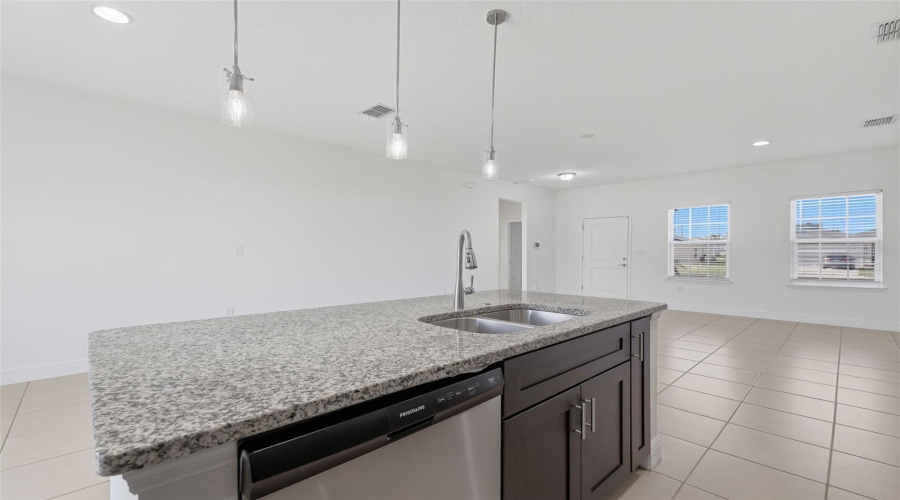 Poinciana, Florida 34759, 4 Bedroom Bedrooms, ,2 Bathroombathrooms,Residential,For Sale,Begonia,0,Mfro6428429