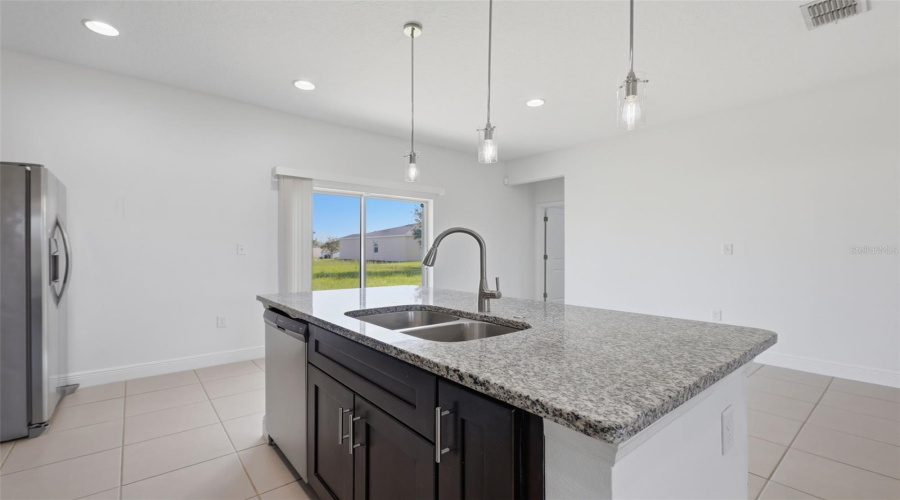 Poinciana, Florida 34759, 4 Bedroom Bedrooms, ,2 Bathroombathrooms,Residential,For Sale,Begonia,0,Mfro6428429