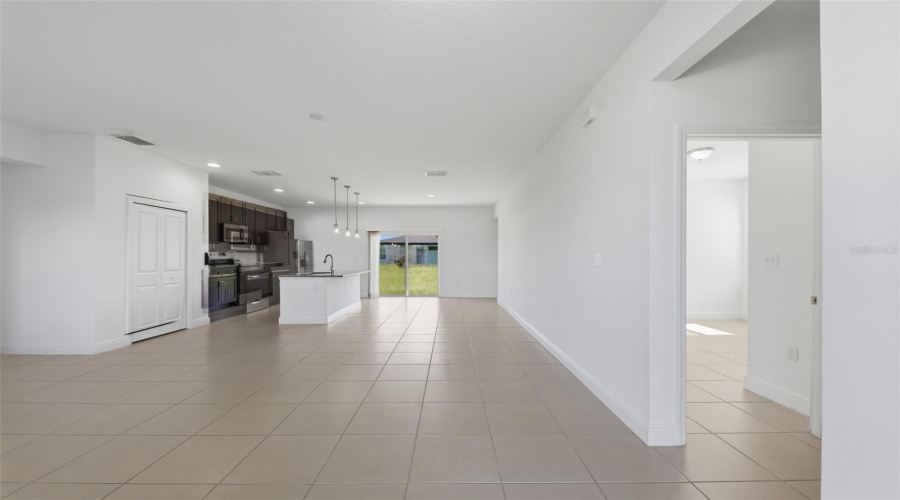 Poinciana, Florida 34759, 4 Bedroom Bedrooms, ,2 Bathroombathrooms,Residential,For Sale,Begonia,0,Mfro6428429