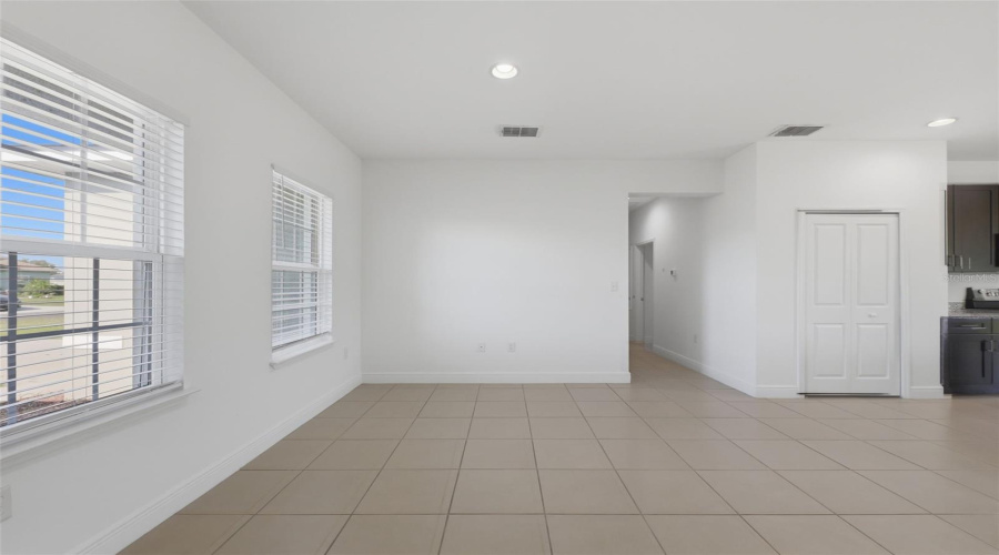 Poinciana, Florida 34759, 4 Bedroom Bedrooms, ,2 Bathroombathrooms,Residential,For Sale,Begonia,0,Mfro6428429