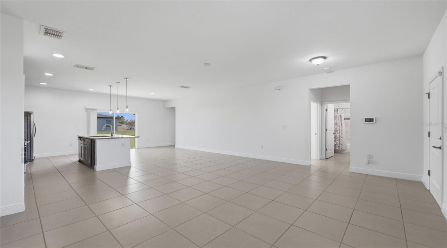 Poinciana, Florida 34759, 4 Bedroom Bedrooms, ,2 Bathroombathrooms,Residential,For Sale,Begonia,0,Mfro6428429