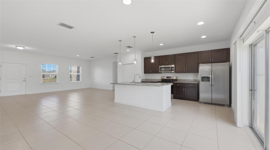 Poinciana, Florida 34759, 4 Bedroom Bedrooms, ,2 Bathroombathrooms,Residential,For Sale,Begonia,0,Mfro6428429