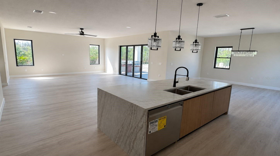Orlando, Florida 32833, 4 Bedroom Bedrooms, ,3 Bathroombathrooms,Residential,For Sale,Nutmeg St,0,Mfro6418768