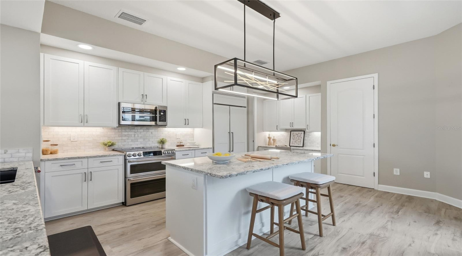 St Petersburg, Florida 33701, 3 Bedroom Bedrooms, ,2 Bathroombathrooms,Residential,For Sale,Beach,0,Mfrtb8512252