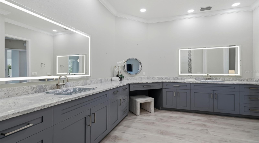 St Petersburg, Florida 33701, 3 Bedroom Bedrooms, ,2 Bathroombathrooms,Residential,For Sale,Beach,0,Mfrtb8512252