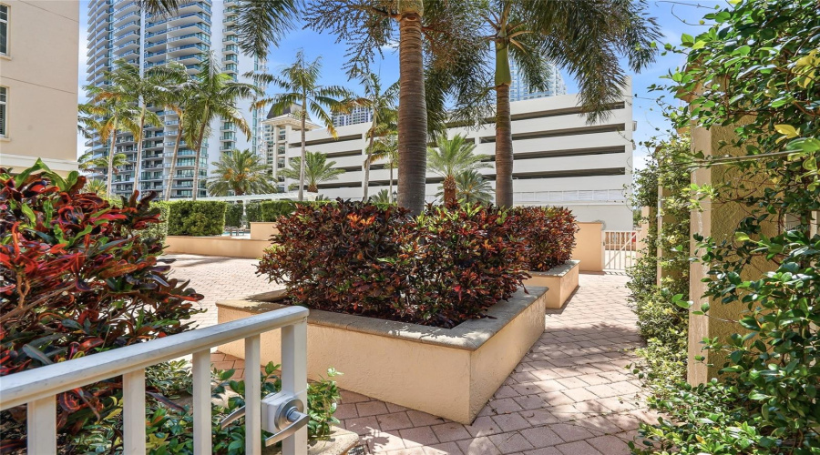 St Petersburg, Florida 33701, 3 Bedroom Bedrooms, ,2 Bathroombathrooms,Residential,For Sale,Beach,0,Mfrtb8512252