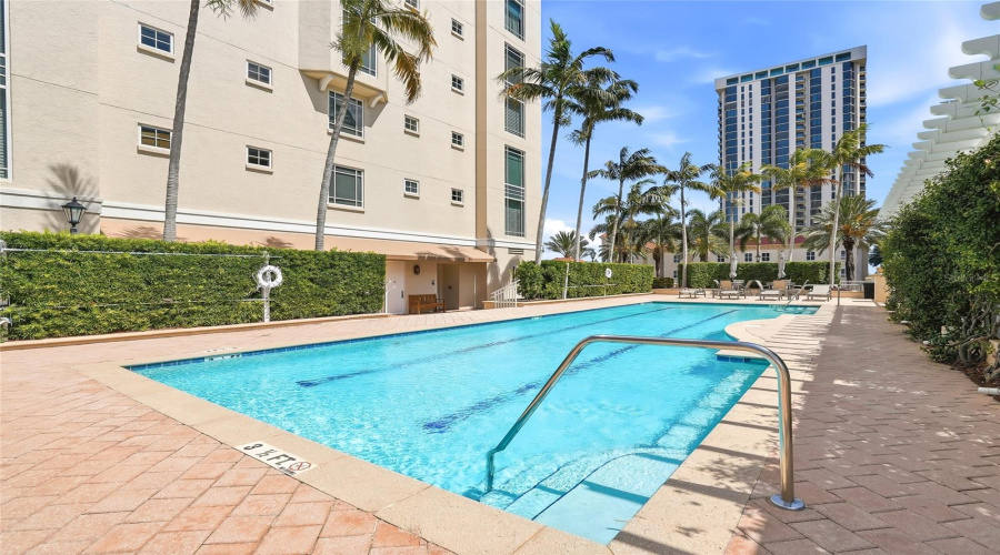 St Petersburg, Florida 33701, 3 Bedroom Bedrooms, ,2 Bathroombathrooms,Residential,For Sale,Beach,0,Mfrtb8512252