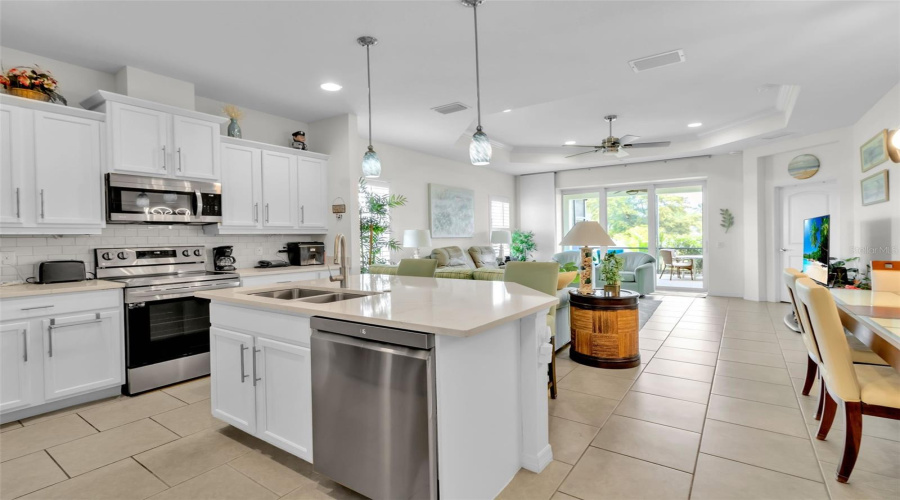 Bradenton, Florida 34209, 2 Bedroom Bedrooms, ,2 Bathroombathrooms,Residential,For Sale,Vista Bella,0,Mfra4692192