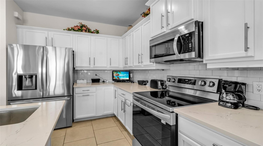 Bradenton, Florida 34209, 2 Bedroom Bedrooms, ,2 Bathroombathrooms,Residential,For Sale,Vista Bella,0,Mfra4692192