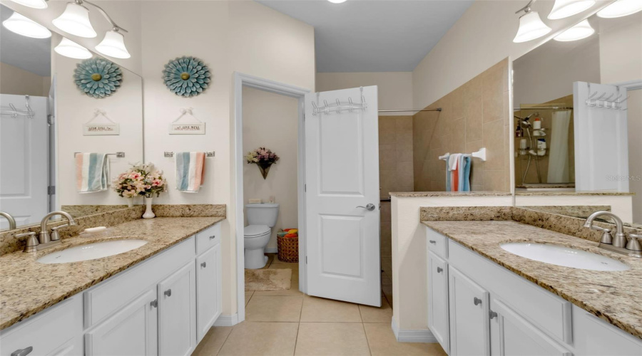 Bradenton, Florida 34209, 2 Bedroom Bedrooms, ,2 Bathroombathrooms,Residential,For Sale,Vista Bella,0,Mfra4692192