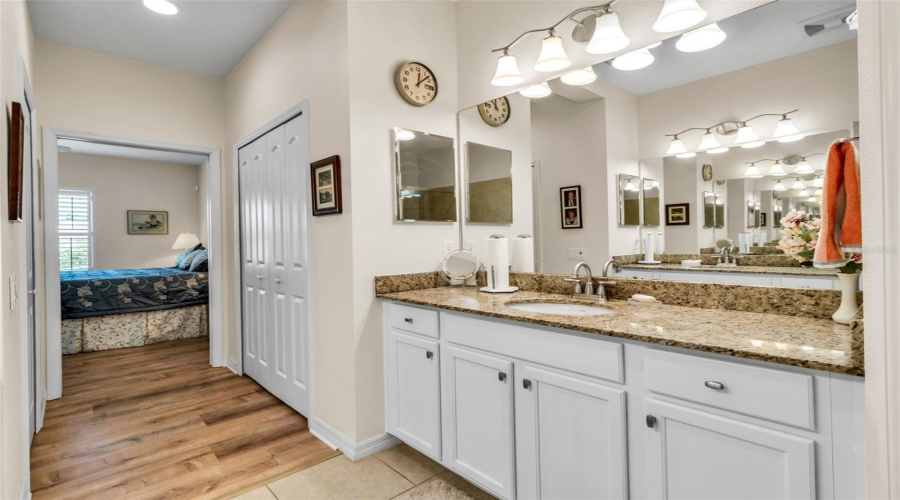 Bradenton, Florida 34209, 2 Bedroom Bedrooms, ,2 Bathroombathrooms,Residential,For Sale,Vista Bella,0,Mfra4692192