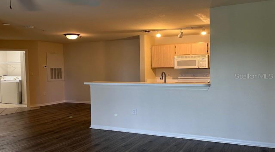 Orlando, Florida 32811, 1 Bedroom Bedrooms, ,1 Bathroombathrooms,Residential,For Sale,Vineland,0,Mfro6407249