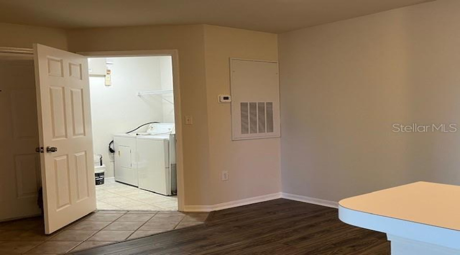 Orlando, Florida 32811, 1 Bedroom Bedrooms, ,1 Bathroombathrooms,Residential,For Sale,Vineland,0,Mfro6407249