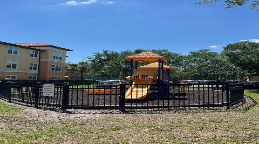 Orlando, Florida 32811, 1 Bedroom Bedrooms, ,1 Bathroombathrooms,Residential,For Sale,Vineland,0,Mfro6407249