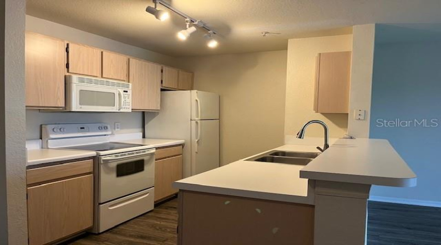 Orlando, Florida 32811, 1 Bedroom Bedrooms, ,1 Bathroombathrooms,Residential,For Sale,Vineland,0,Mfro6407249