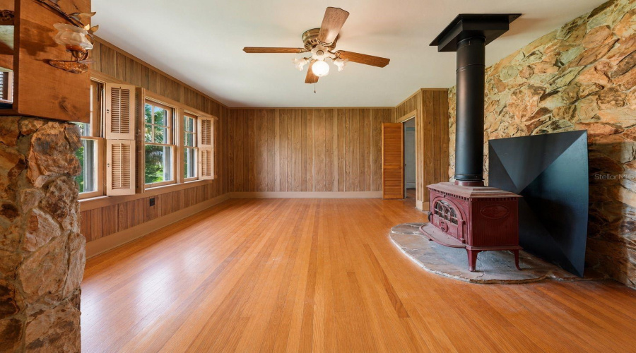 Ocala, Florida 34471, 3 Bedroom Bedrooms, ,1 Bathroombathrooms,Residential,For Sale,Lake Weir,0,Mfrg5115849