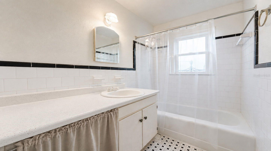 Ocala, Florida 34471, 3 Bedroom Bedrooms, ,1 Bathroombathrooms,Residential,For Sale,Lake Weir,0,Mfrg5115849