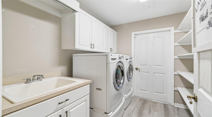 Weeki Wachee, Florida 34613, 3 Bedroom Bedrooms, ,3 Bathroombathrooms,Residential,For Sale,Nittany,0,Mfrw7888169