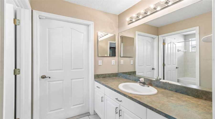 Weeki Wachee, Florida 34613, 3 Bedroom Bedrooms, ,3 Bathroombathrooms,Residential,For Sale,Nittany,0,Mfrw7888169