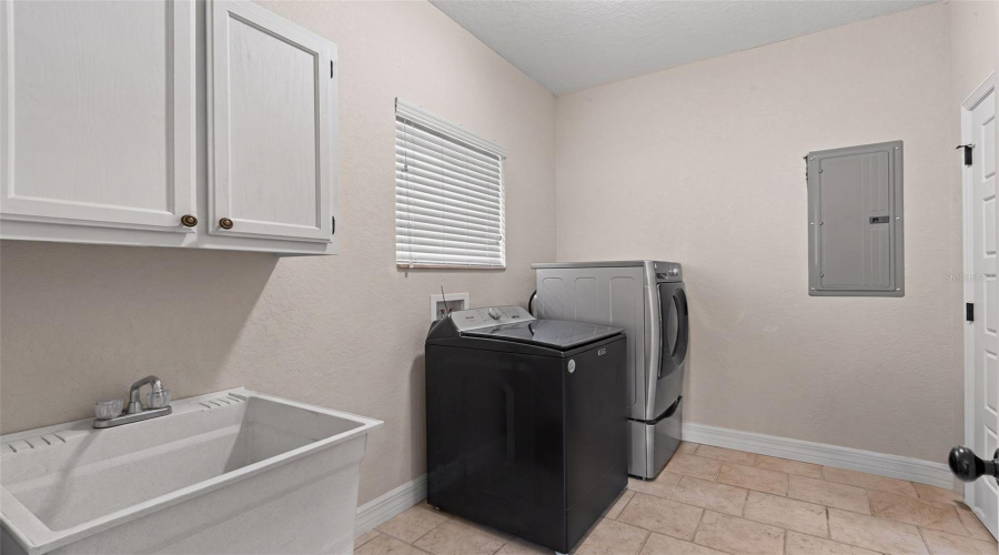 Chiefland, Florida 32626, 4 Bedroom Bedrooms, ,2 Bathroombathrooms,Residential,For Sale,153Rd,0,Mfrgc542782