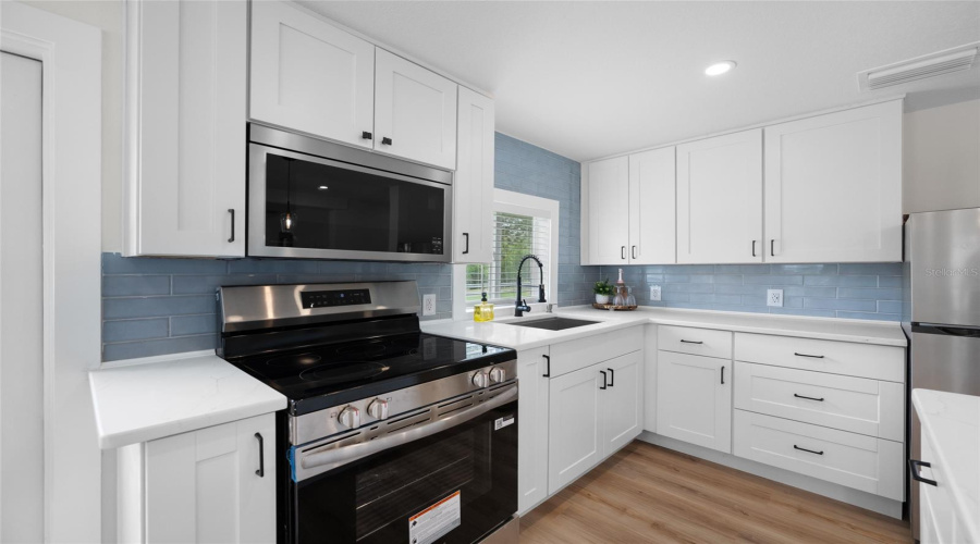 St Petersburg, Florida 33711, 3 Bedroom Bedrooms, ,2 Bathroombathrooms,Residential,For Sale,Kingston,0,Mfrtb8537721