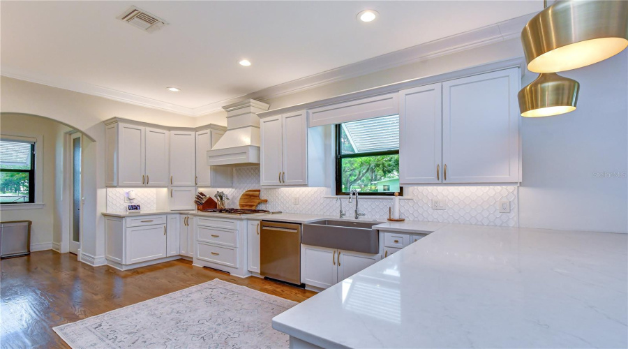 Tampa, Florida 33609, 5 Bedroom Bedrooms, ,4 Bathroombathrooms,Residential,For Sale,Cleveland,0,Mfrtb8536070