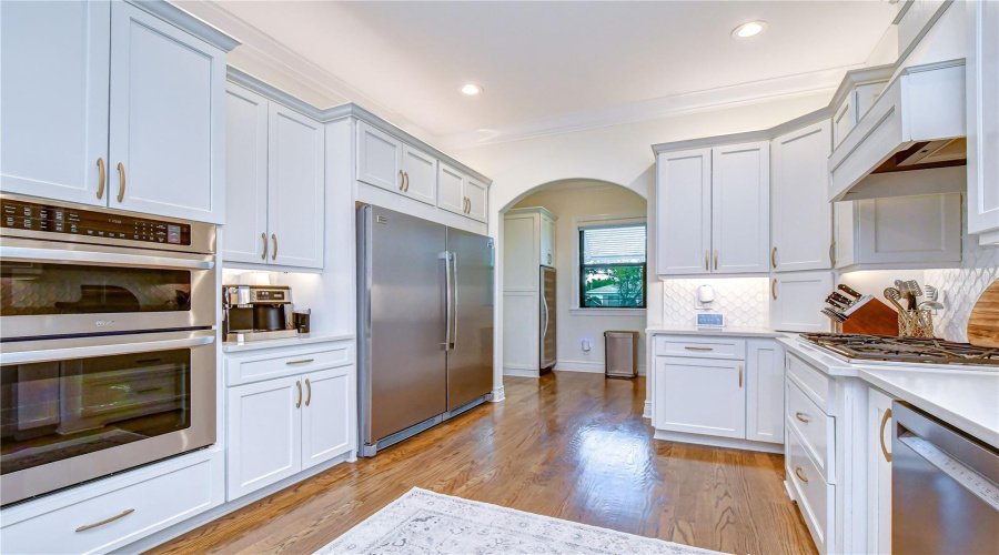 Tampa, Florida 33609, 5 Bedroom Bedrooms, ,4 Bathroombathrooms,Residential,For Sale,Cleveland,0,Mfrtb8536070